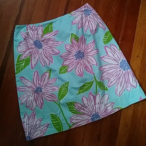 Lilly Pulitzer Dresses & Skirts - Lilly Pulitzer Floral pencil style Mini